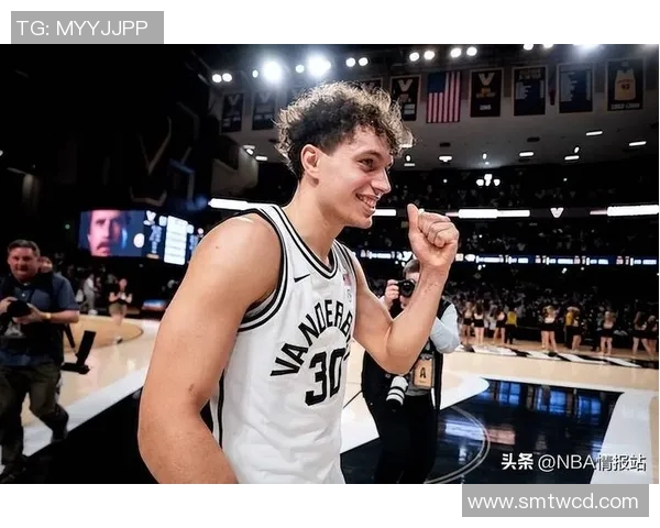 记者贾里德-巴特勒季前赛表现亮眼,预计各队对其兴趣浓厚 记者贾里德-巴特勒季前赛表现亮眼,预计各队对其兴趣浓厚