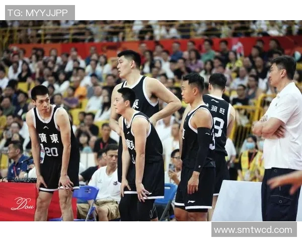 广东男篮全运会12人大名单:赵睿胡明轩领衔,王睿泽刘传兴在列 广东男篮全运会12人大名单:赵睿胡明轩领衔,王睿泽刘传兴在列