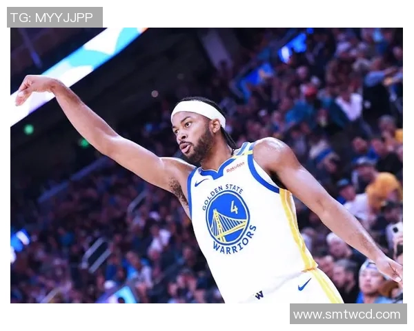 穆迪持球突破 面对防守拉杆上篮打进